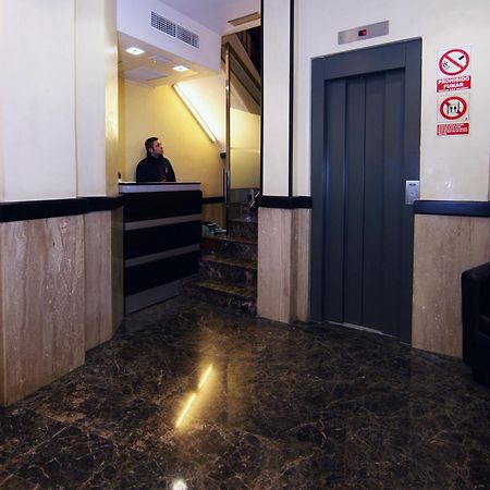 Hostal Victoria Малага Экстерьер фото